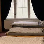 Summer بيت شباب براغ